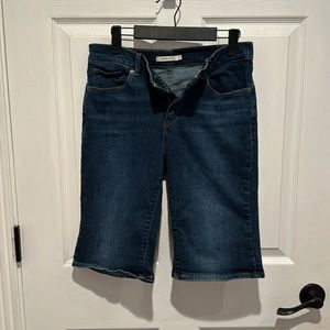 Levi’s Bermuda shorts size 27